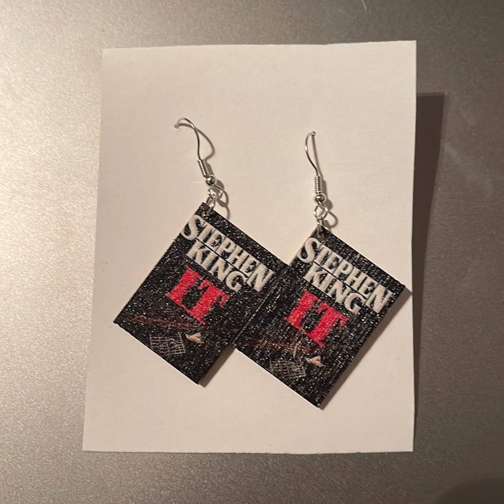 3/$20 brand new it earrings
